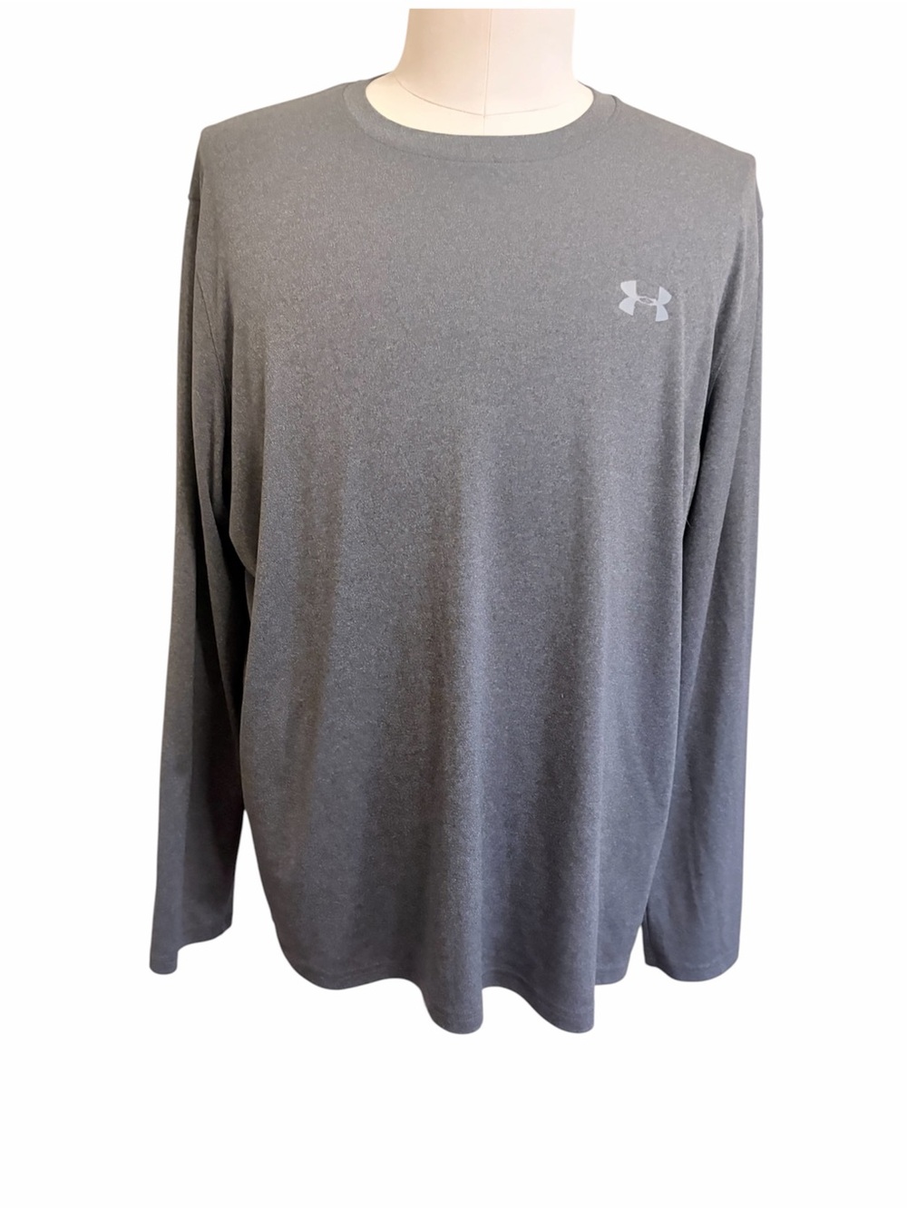 Under Armour Men’s XL Long Sleeve Gray Performance Athletic Shirt